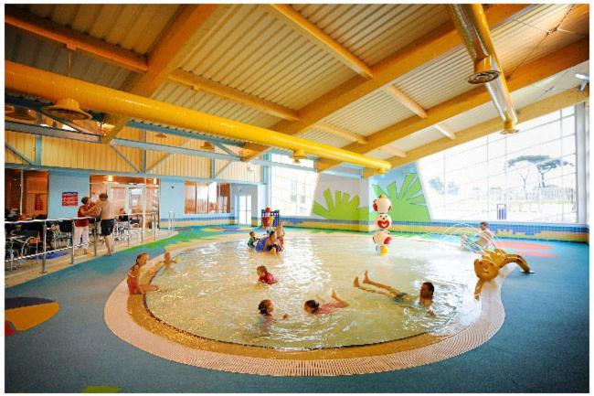 127Cs Hoburne Naish Holiday Park Хайклиф Екстериор снимка