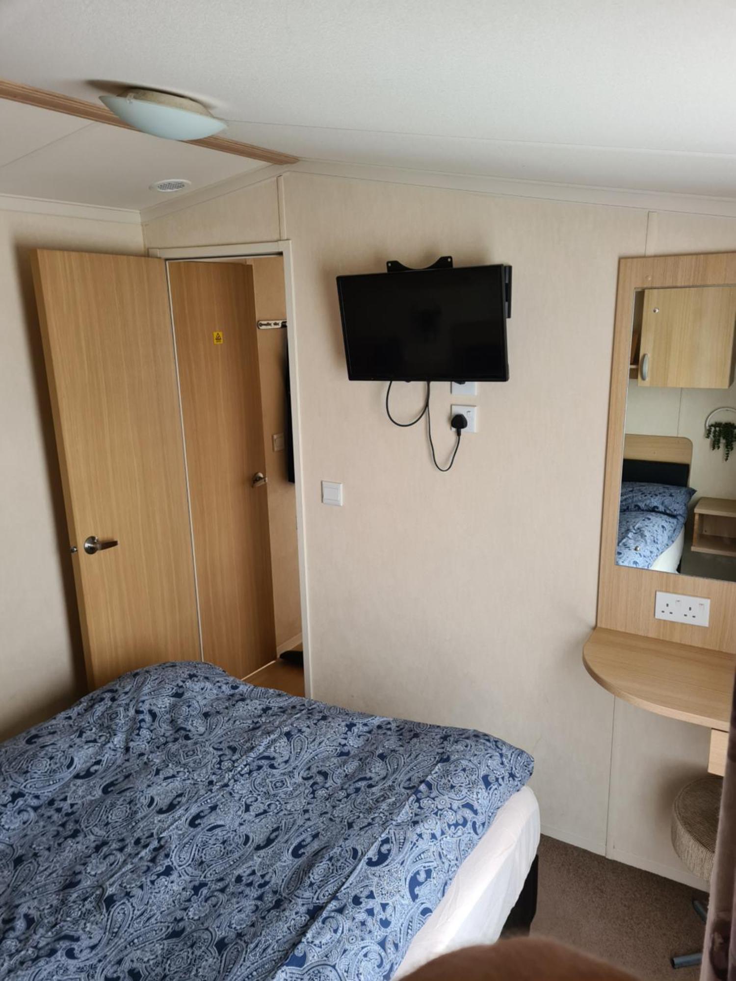 127Cs Hoburne Naish Holiday Park Хайклиф Екстериор снимка